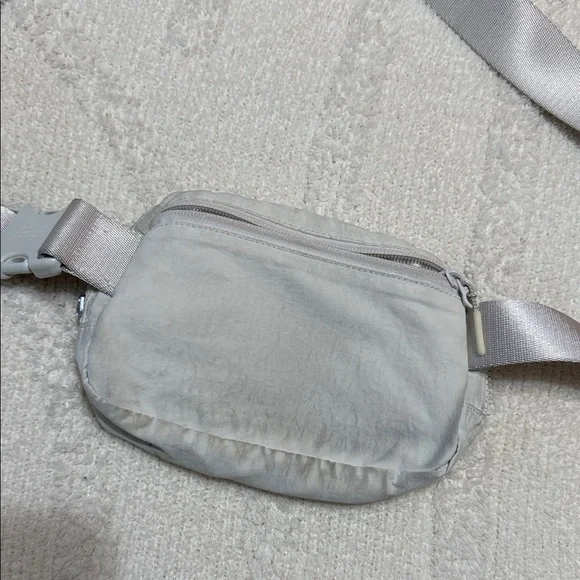 lululemon white belt bag - Picture 4 of 4